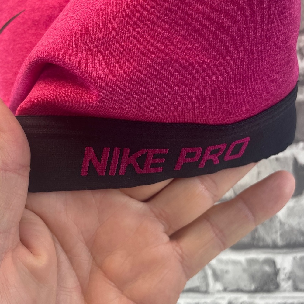 Nike‎ Women's Fuchsia and Black Sports Bra - Picture 3 of 6